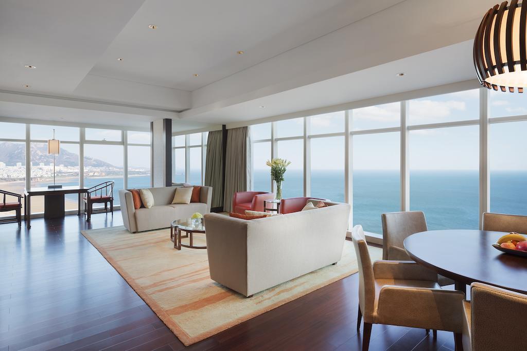 Hotel Hyatt Regency Qingdao Exterior foto